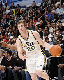 相比之下 相比之下