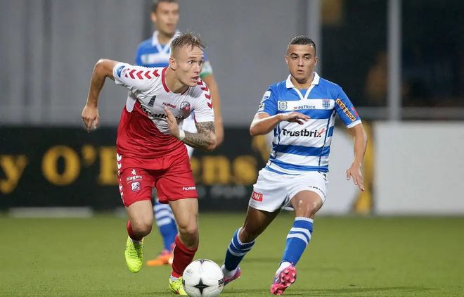 使用社交媒 使用社交媒