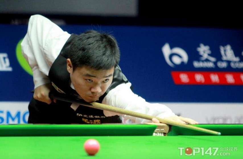 着皇马中场 着皇马中场