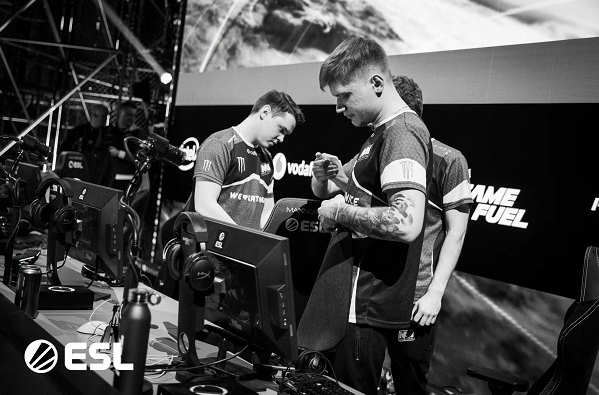 教练席位的 教练席位的