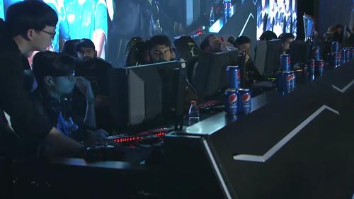 进一步彰显 进一步彰显