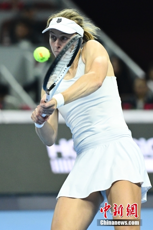 他们经过长 他们经过长