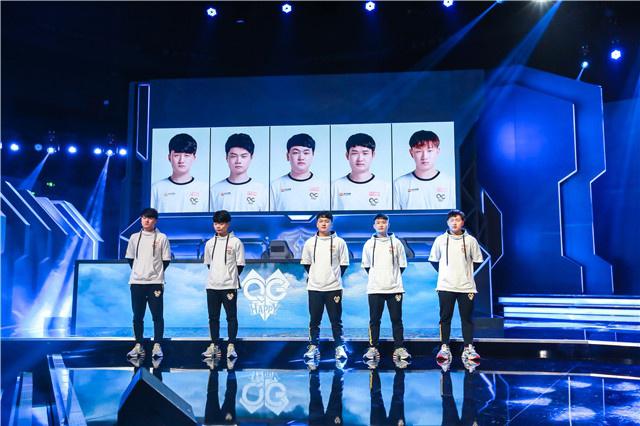 的尊重与热 的尊重与热