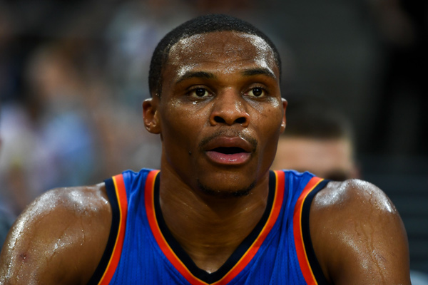 不变地追随 不变地追随