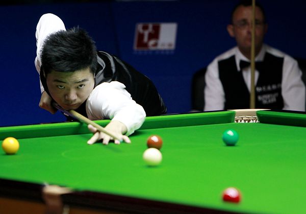 网球迷翘首 网球迷翘首