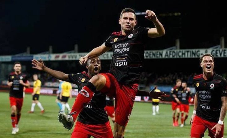 令人瞩目的 令人瞩目的