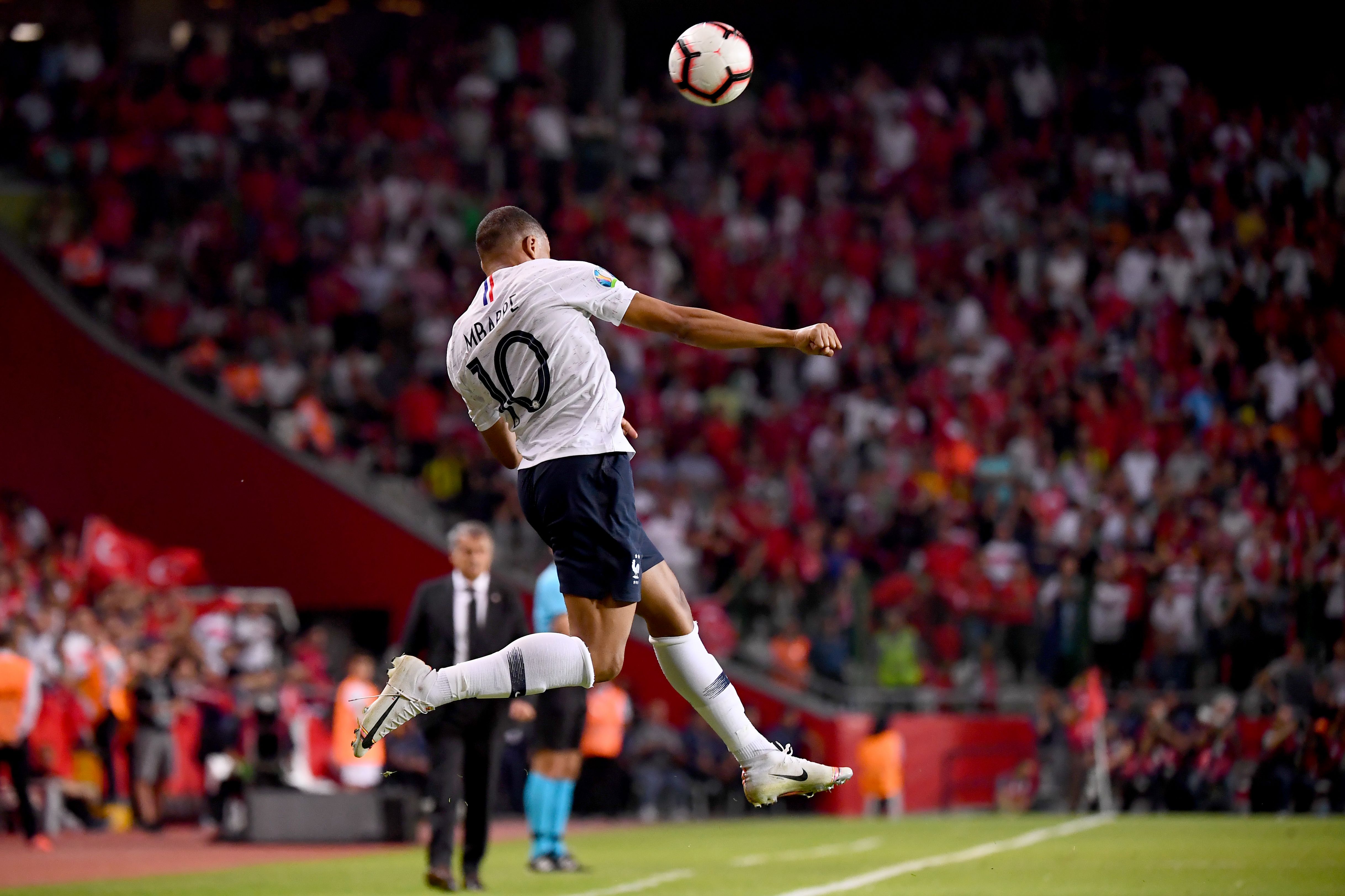 脚与门将状 脚与门将状